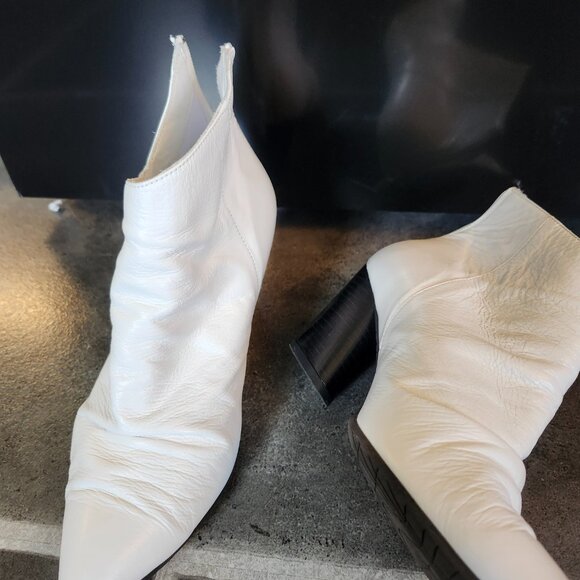 Stunning Bueno White Boots - Picture 3 of 3